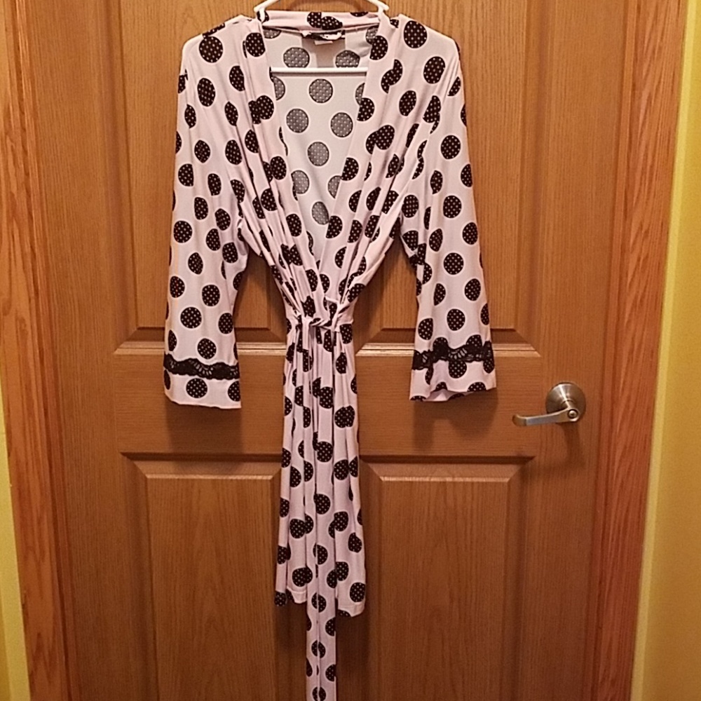 Ladies L/XL pink robe